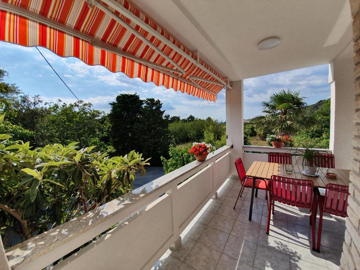 Apartments Angela Kampor Ngoại thất bức ảnh