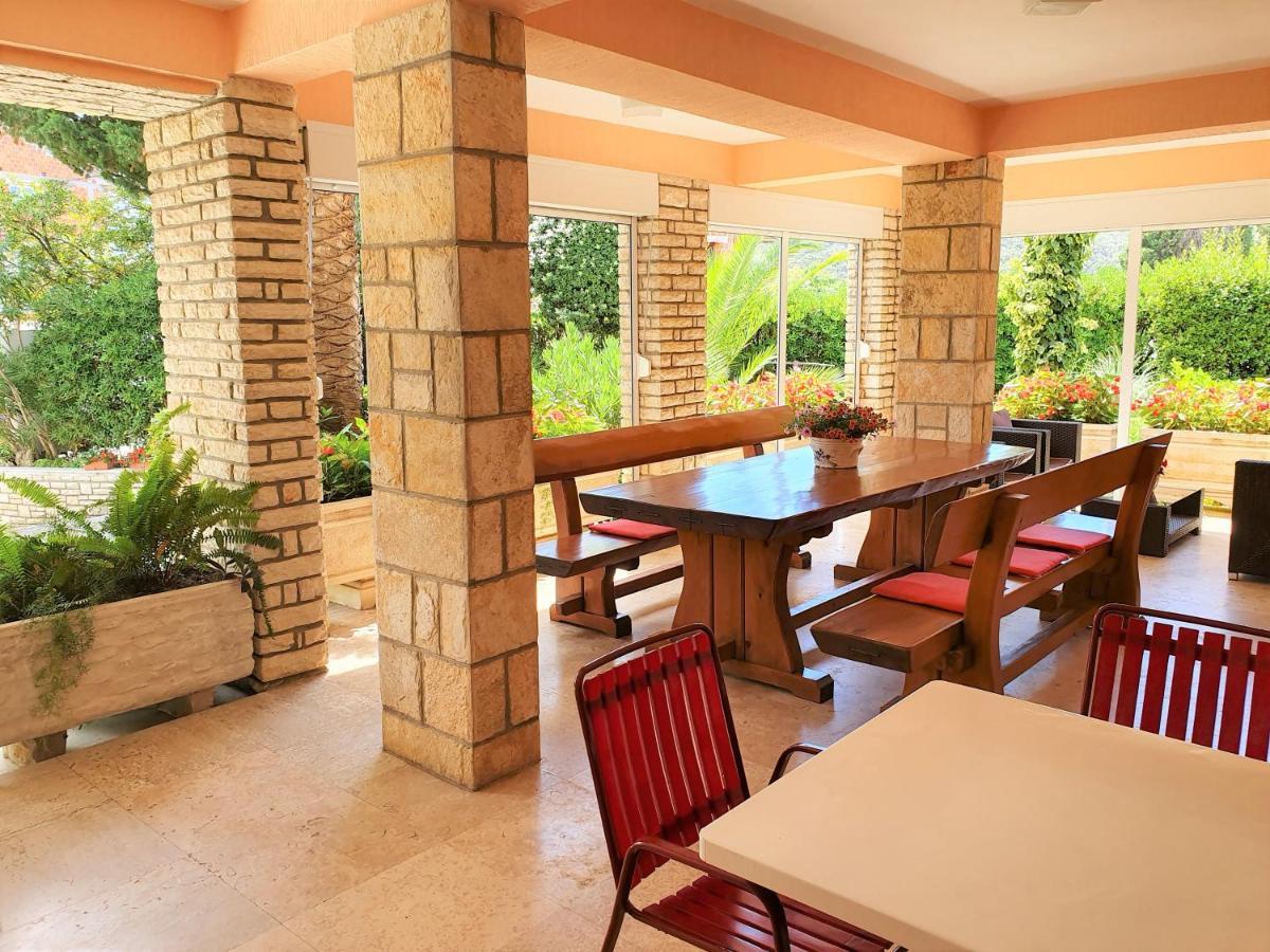 Apartments Angela Kampor Ngoại thất bức ảnh