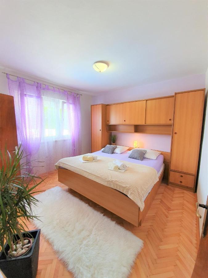 Apartments Angela Kampor Ngoại thất bức ảnh