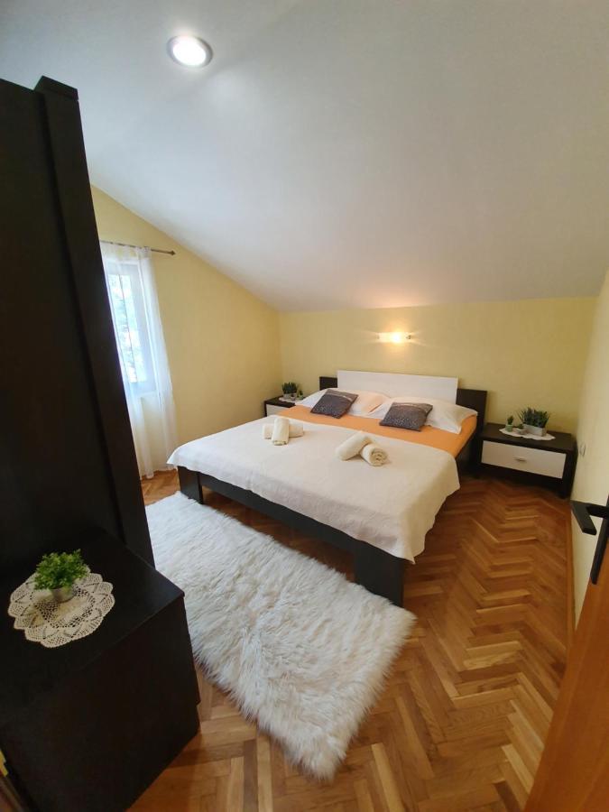 Apartments Angela Kampor Ngoại thất bức ảnh