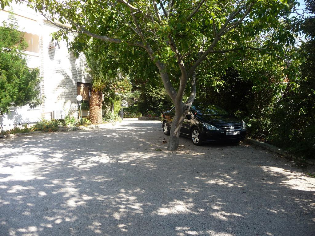 Apartments Angela Kampor Ngoại thất bức ảnh