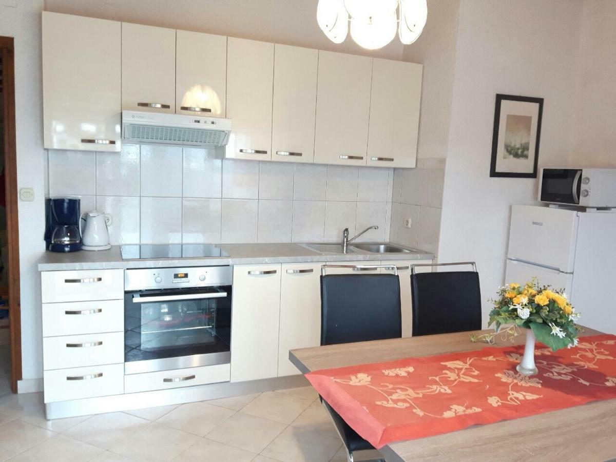 Apartments Angela Kampor Ngoại thất bức ảnh